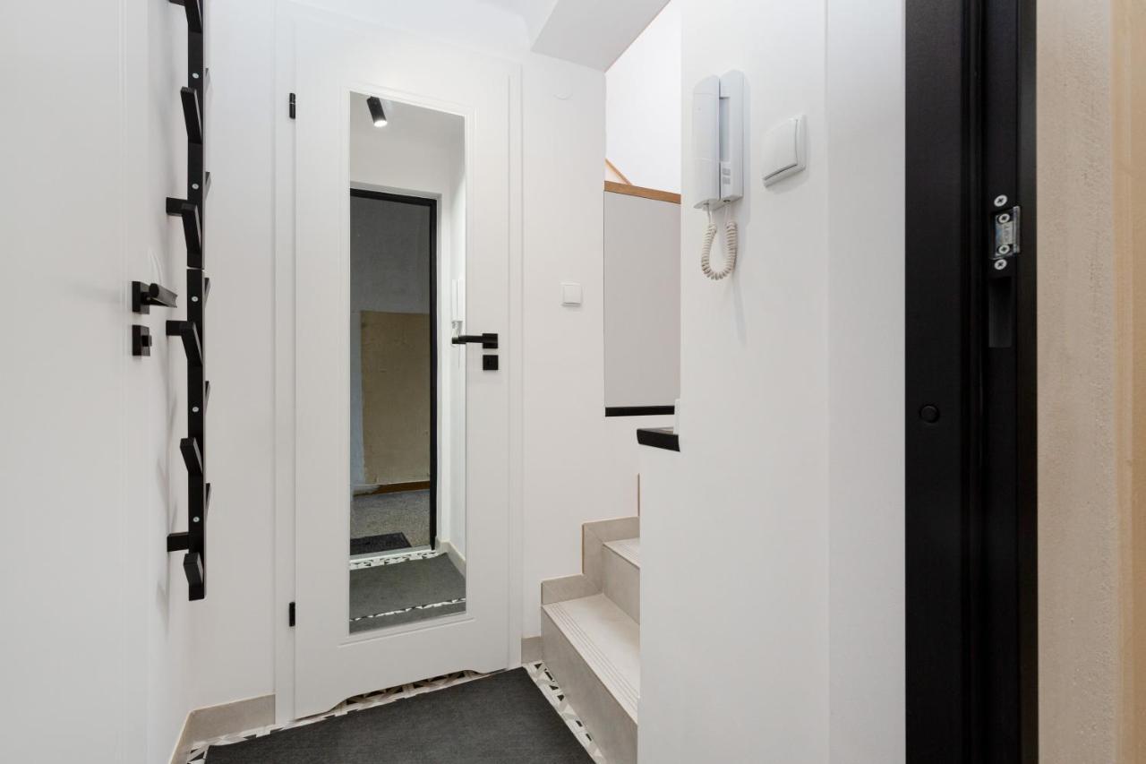City Center Mezzanine Studio Chmielna By Noclegi Renters Varsovia Exterior foto